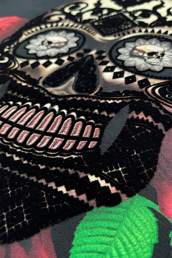 SUDADERA CON CAPUCHA DAMA CALAVERA ROSAS